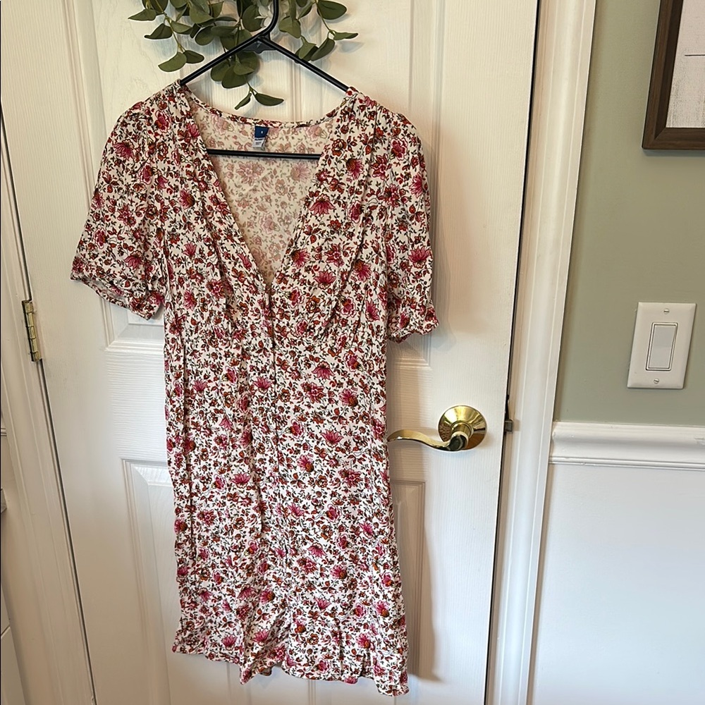 🌸 OLD NAVY Floral V-Neck Dress 🌸
